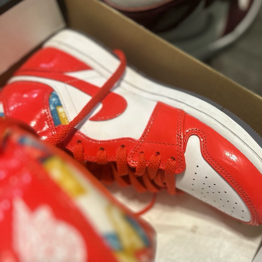 Nike Air Jordan Limited drop Men’s Chile Red/White/pollen barely worn in box